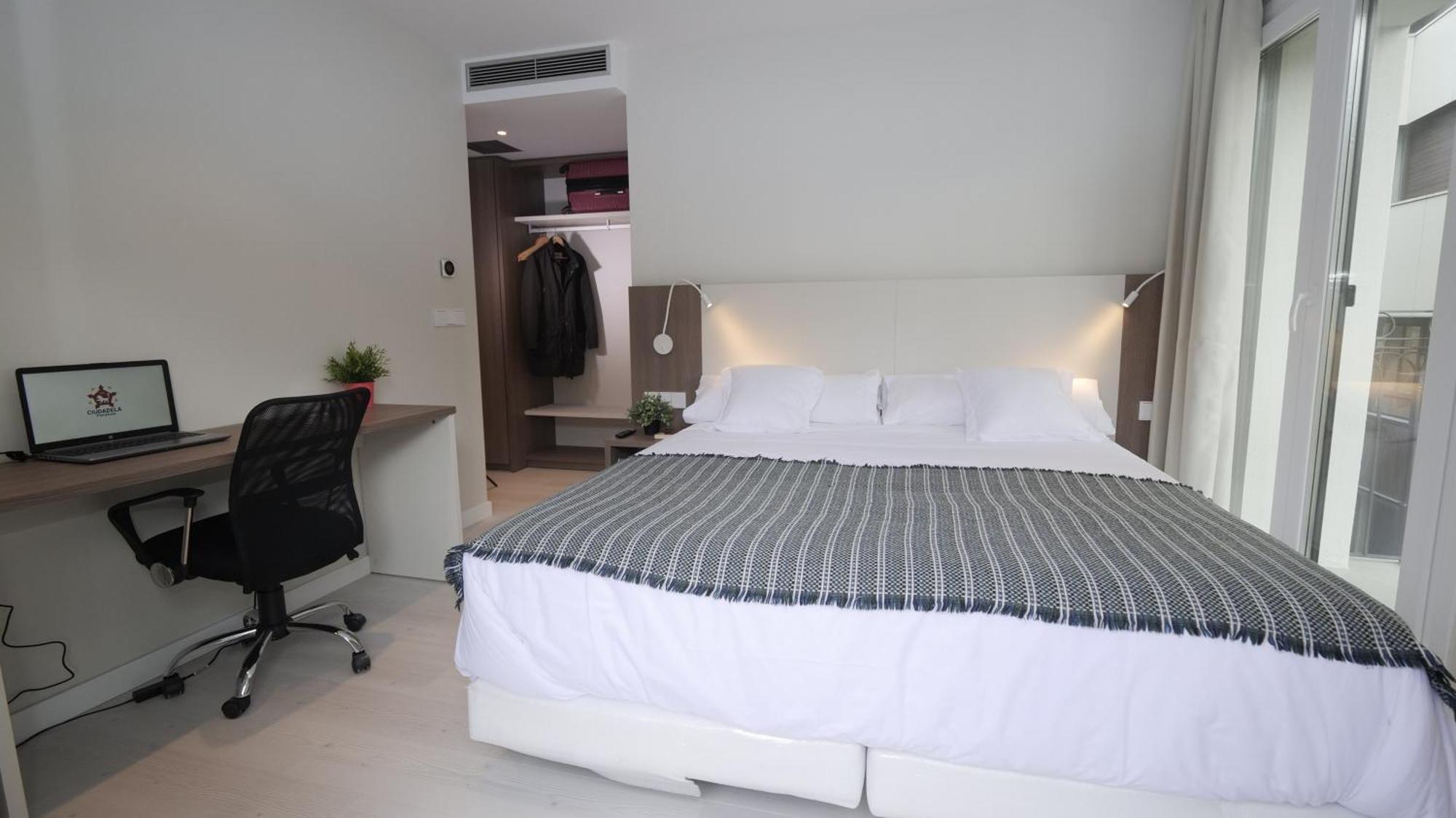 Hotel Ciudadela Pamplona Ngoại thất bức ảnh